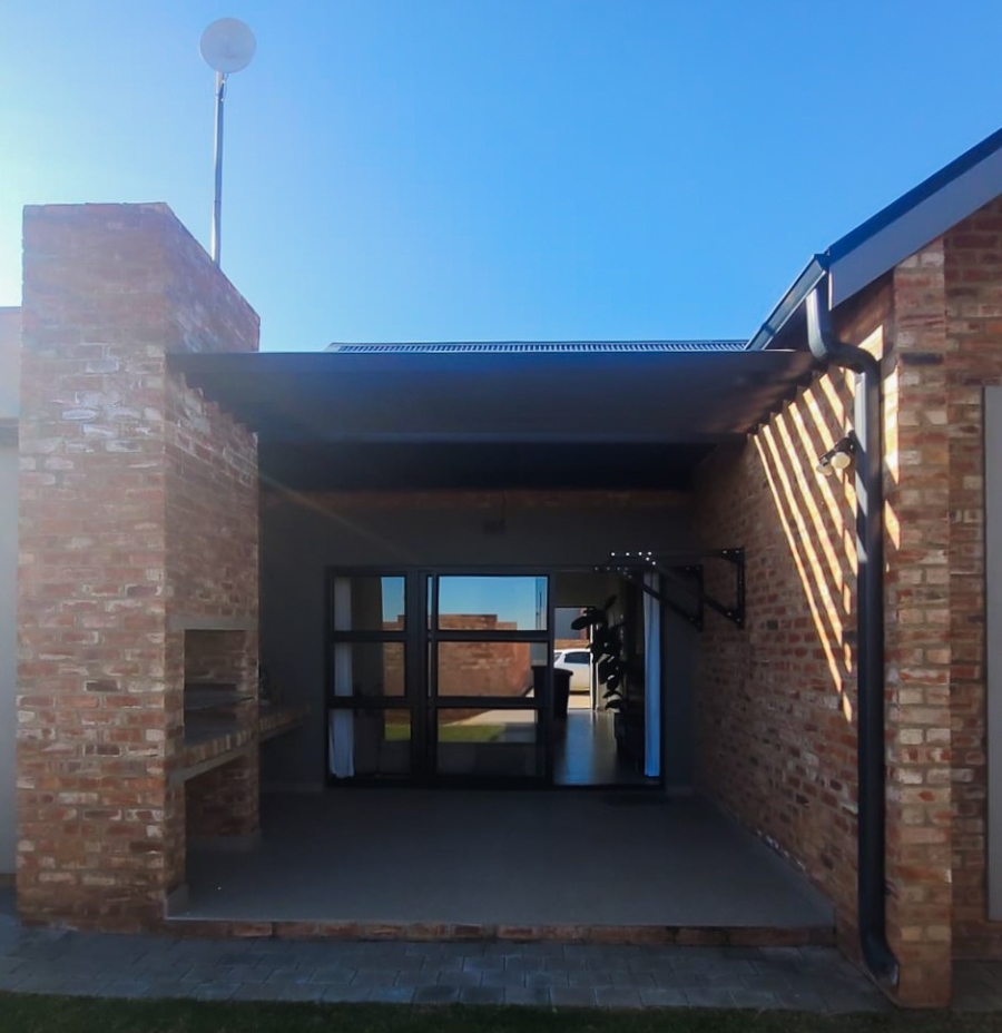 2 Bedroom Property for Sale in Van Der Hoff Park North West